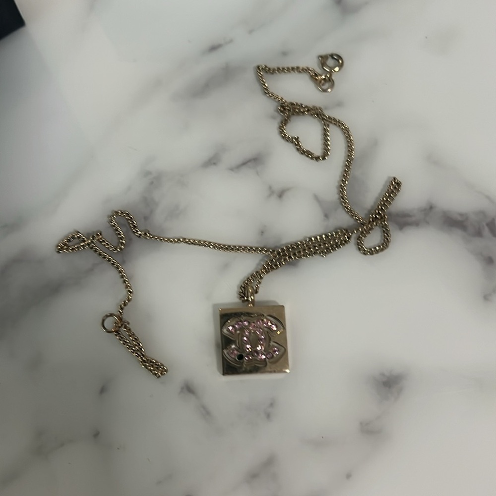 Chanel Double cc Necklace Emma Watson - Picture 3 of 8